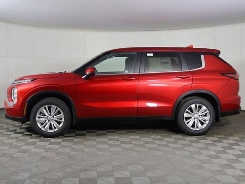 New 2026 Mitsubishi Outlander ES image 18