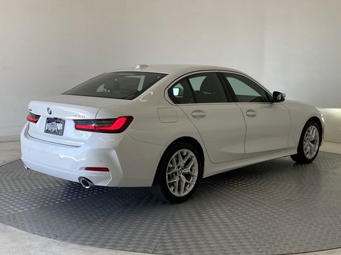 Used 2025 BMW 330i xDrive Sedan w/ Convenience Package image 8