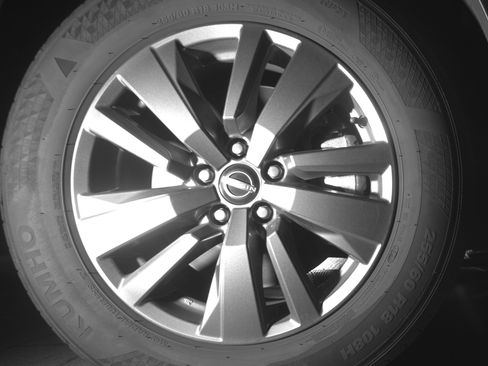 Used 2025 Nissan Pathfinder SV image 13