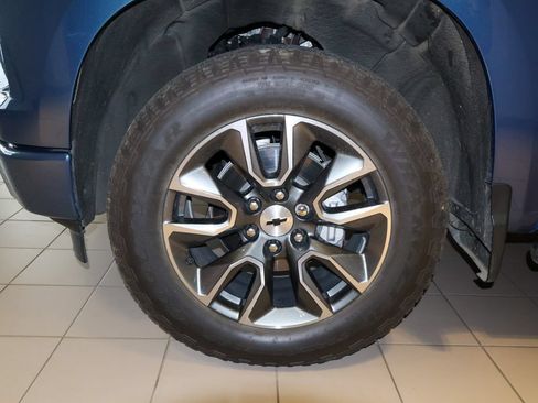 Used 2024 Chevrolet Silverado 1500 RST w/ Z71 Off-Road Package AWD/4WD image 32