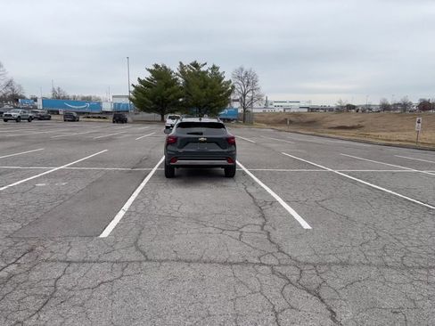 Used 2025 Chevrolet Trax LT image 16