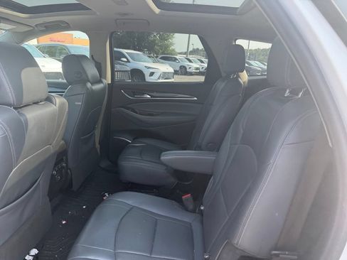 Used 2020 Buick Enclave Essence AWD/4WD image 8