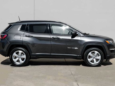 Used 2018 Jeep Compass Latitude w/ Cold Weather Group image 7