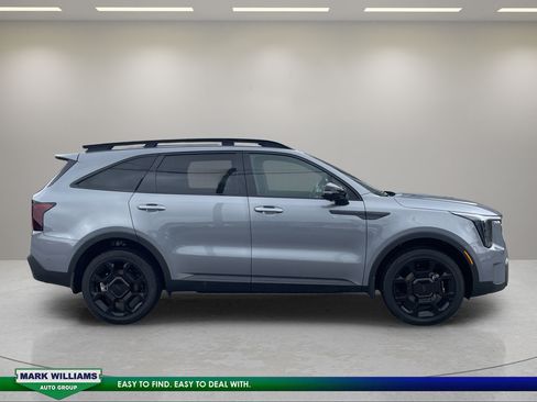 Used 2025 Kia Sorento SX Prestige w/ Olive Brown Leather Package AWD/4WD image 2