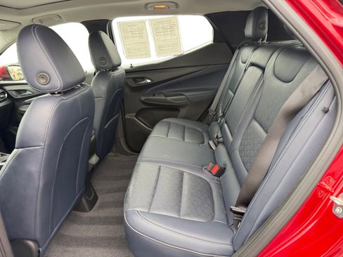 Used 2022 Chevrolet Bolt EUV Premier w/ Sun & Sound Package image 16