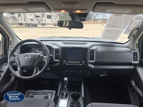 Used 2022 Nissan Frontier SV w/ Technology Package image 25