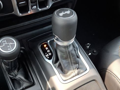 New 2026 Jeep Wrangler Unlimited Sahara AWD/4WD image 10