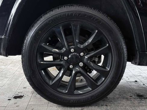 Used 2021 Jeep Grand Cherokee Laredo X image 37