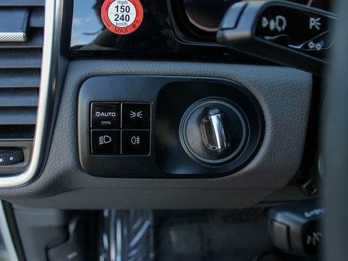 Used 2019 Porsche Cayenne image 45