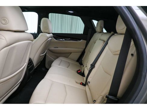 Used 2018 Cadillac XT5 Luxury w/ Driver Awareness Package FWD image 26