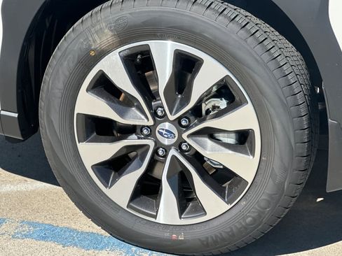 New 2025 Subaru Outback Limited image 33