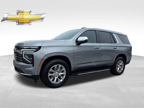 Used 2025 Chevrolet Tahoe Premier RWD image 2