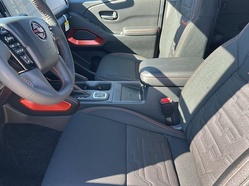 New 2026 Nissan Frontier PRO-4X w/ Pro-4x Convenience Package image 10