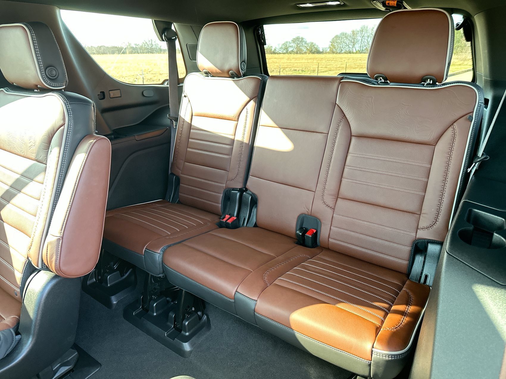 Used 2023 GMC Yukon Denali Ultimate AWD/4WD image 25