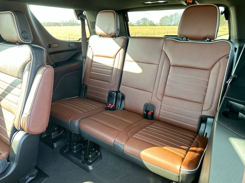 Used 2023 GMC Yukon Denali Ultimate image 25