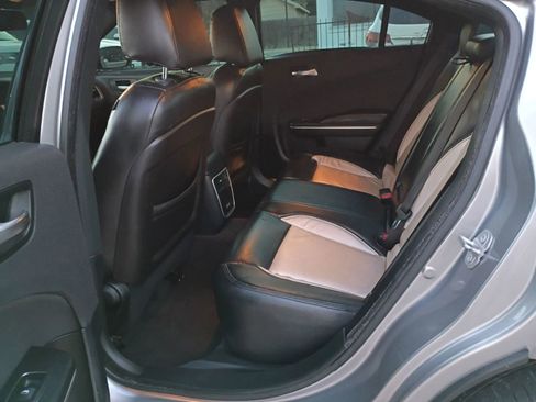 Used 2017 Dodge Charger SE RWD image 14