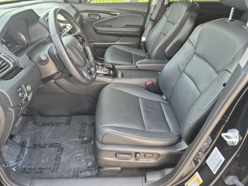 Used 2022 Honda Pilot Touring image 11