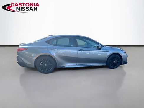 Used 2025 Toyota Camry SE w/ Convenience Package AWD/4WD image 10