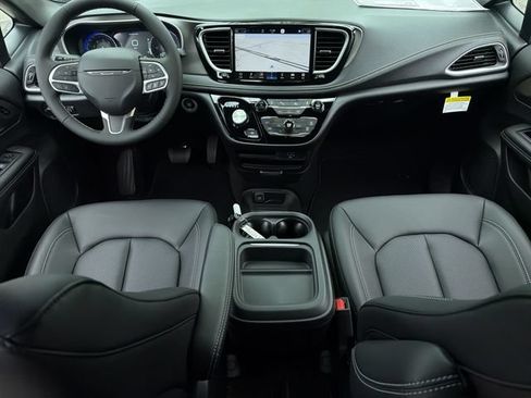 New 2027 Chrysler Pacifica Select FWD image 15