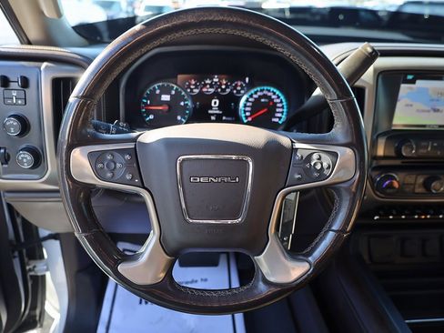 Used 2018 GMC Sierra 2500 Denali image 13