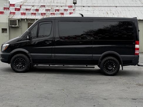 Used 2017 Mercedes-Benz Sprinter 2500 image 15