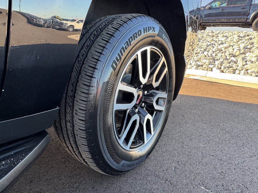 Used 2022 GMC Yukon XL AT4 AWD/4WD image 14