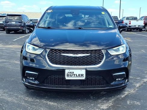 Used 2024 Chrysler Pacifica Touring-L FWD image 26