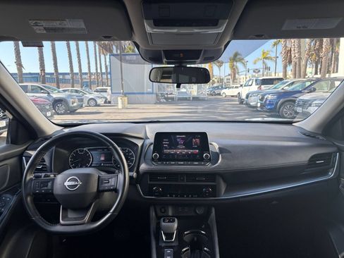 Used 2025 Nissan Rogue SV AWD/4WD image 35