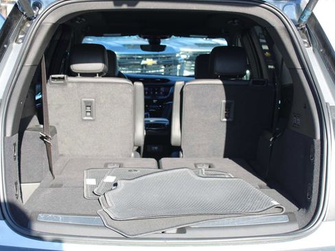 Used 2024 Cadillac XT6 Sport w/ LPO, ONYX Package image 9