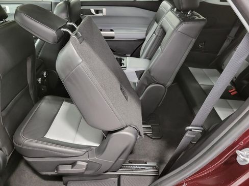 Used 2022 Ford Explorer XLT w/ Equipment Group 202A image 24