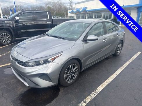 Used 2022 Kia Forte LXS FWD image 3