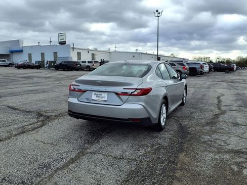 Used 2025 Toyota Camry LE FWD image 19