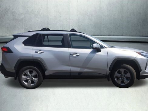 Used 2023 Toyota RAV4 XLE AWD/4WD image 11