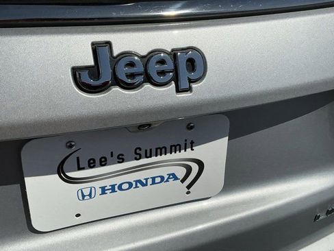 Used 2025 Jeep Compass Limited image 5