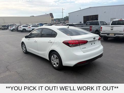 Used 2017 Kia Forte LX FWD image 4