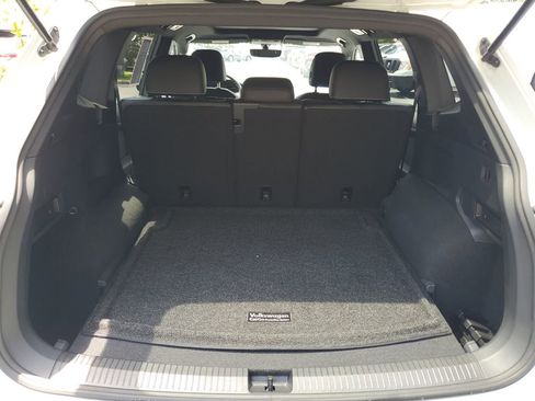 Used 2021 Volkswagen Tiguan SE R-Line AWD/4WD image 10