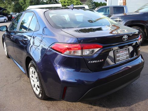 Used 2024 Toyota Corolla LE FWD image 3