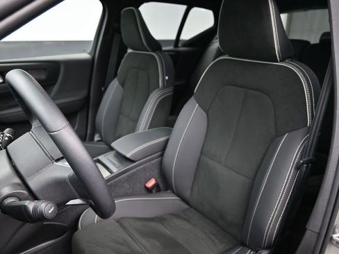 Used 2023 Volvo XC40 Recharge Ultimate w/ Protection Package Premier image 9