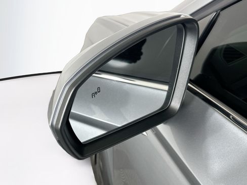 Used 2022 Volkswagen Taos SE FWD image 16