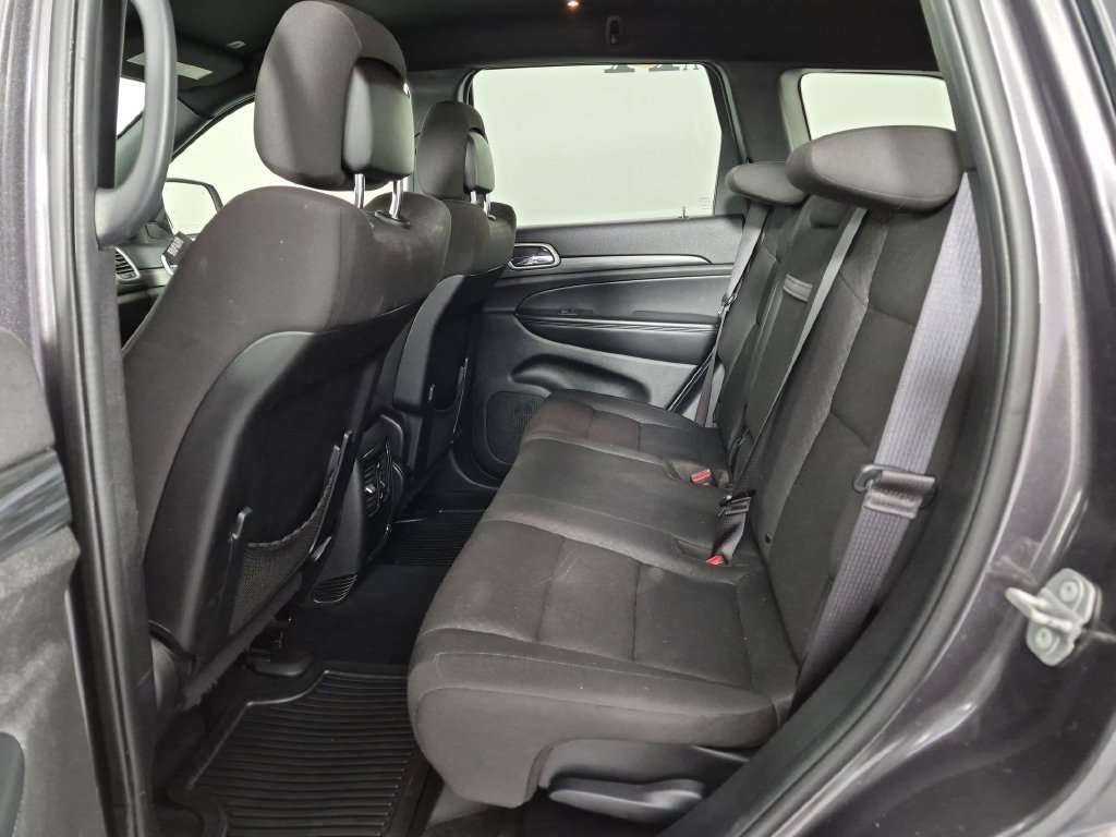 Used 2021 Jeep Grand Cherokee Laredo RWD image 29