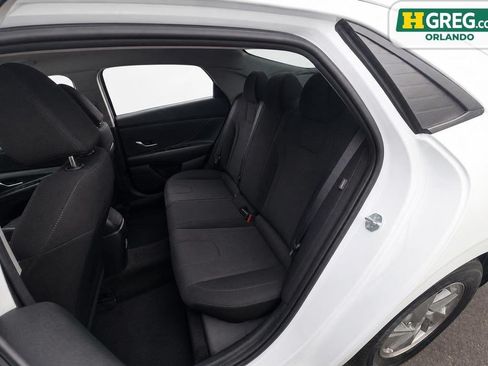 Used 2024 Hyundai Elantra SE FWD image 10
