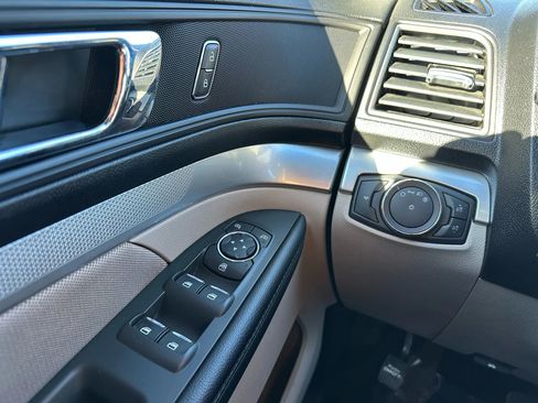 Used 2018 Ford Explorer FWD image 35