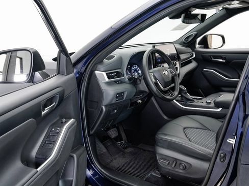 Used 2023 Toyota Highlander XSE image 7