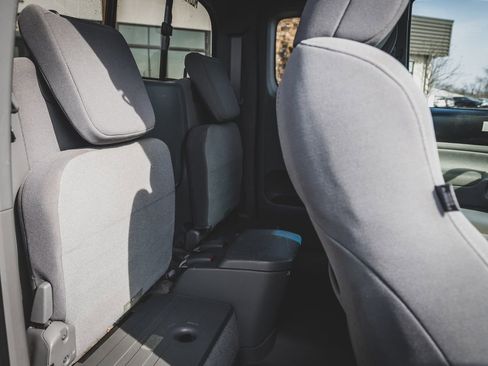 Used 2010 Toyota Tacoma 4x4 Access Cab V6 image 24