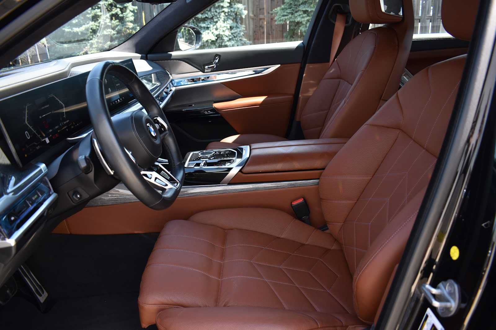 Used 2024 BMW 760i xDrive w/ Executive Package AWD/4WD image 14
