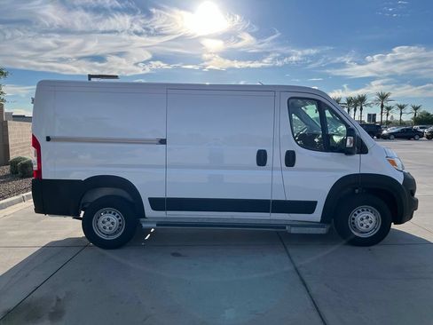 Used 2025 RAM ProMaster 2500 w/ U-Haul Equipment Group FWD image 8