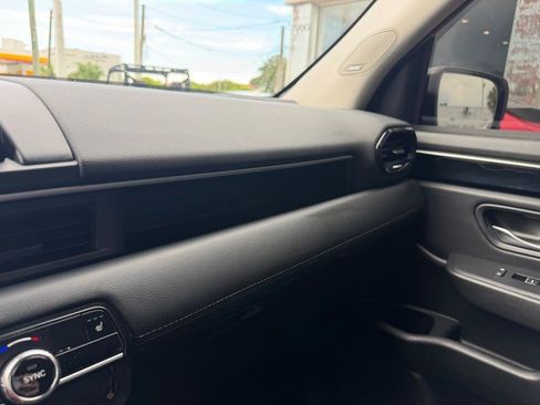 Used 2025 Honda Pilot Touring image 30