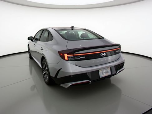 Used 2025 Hyundai Sonata SEL image 6