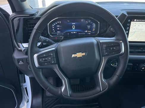 Used 2025 Chevrolet Silverado 2500 LT w/ Convenience Package AWD/4WD image 14