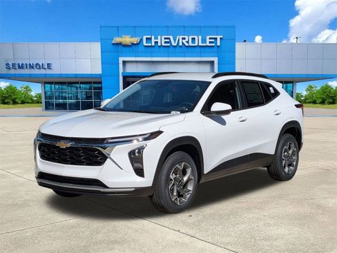 New 2026 Chevrolet Trax LT w/ Driver Confidence Package image 2